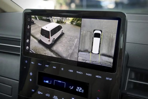 نمای کابین هیوندای استاریا 2026