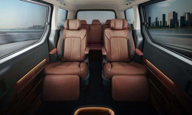 نمای کابین هیوندای استاریا 2026