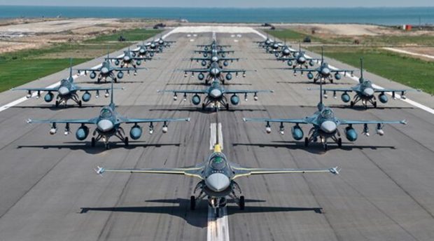 جنگنده‌های F-2 ژاپن