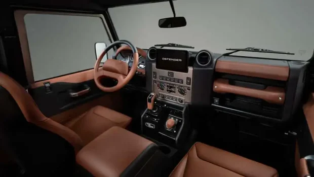 لندرور دیفندر کلاسیک V8