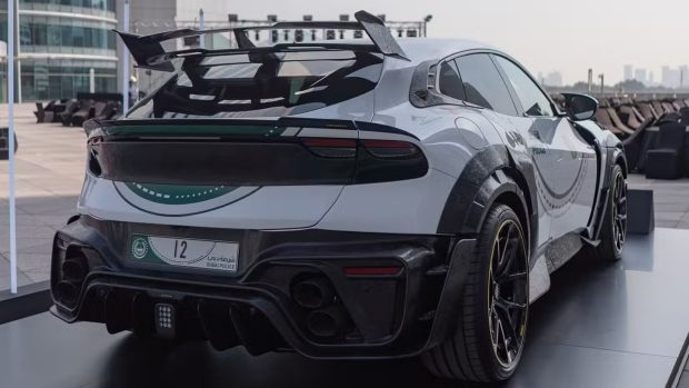 فراری پوروسانگو منصوری