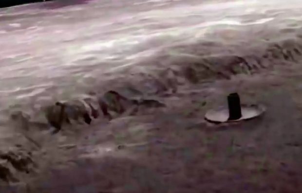 بیگانگان در ماه