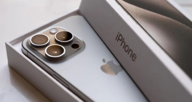 درآمد دولت از واردات گوشی‌های لوکس