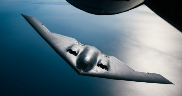 تعمیر بمب افکن B-2