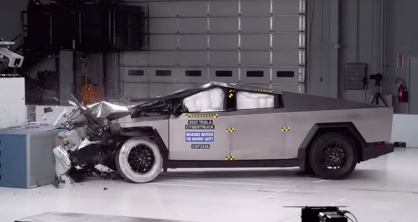 تست تصادف تسلا سایبرتراک؛ دریافت بالاترین نشان ایمنی با یک شرط عجیب!