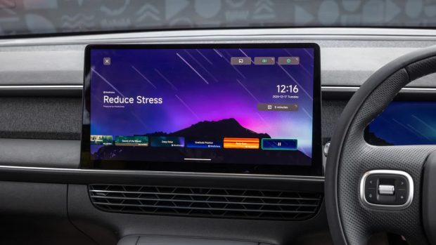 نمایشگر لمسی خودرو