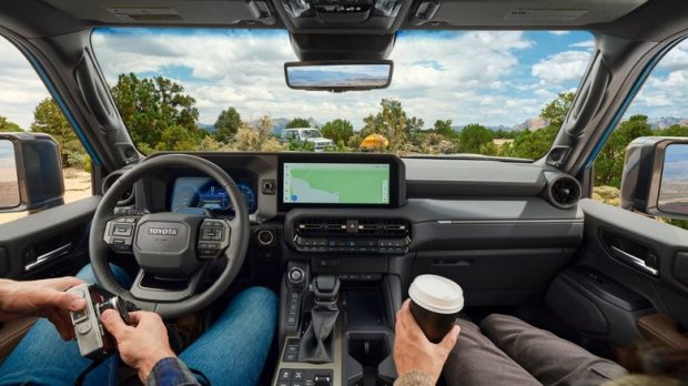 خودرو با دکمه فیزیکی