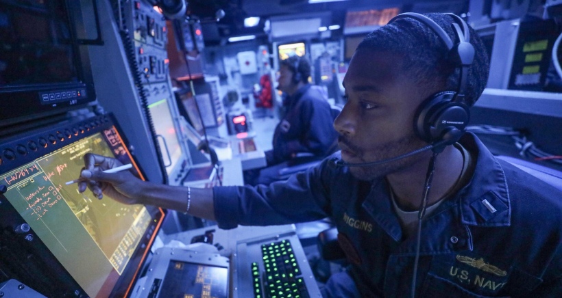 انقلاب هوش مصنوعی در نیروی دریایی آمریکا؛ انجام کار ۱۶۰ ساعته در ۱۰ دقیقه!