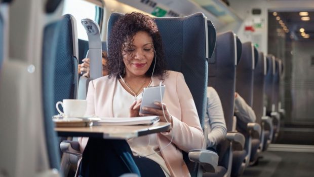 انتخاب موبایل مناسب برای سفرهای طولانی