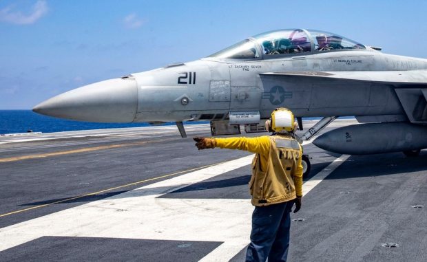 آغاز پروازهای عرشه و اصلاحات فنی