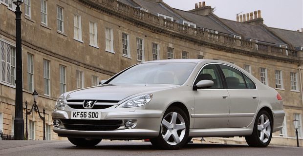 نمای جلو سدان پژو 607