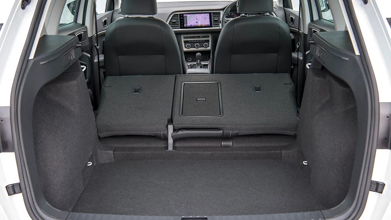 سئات آتکا - صندوق عقب