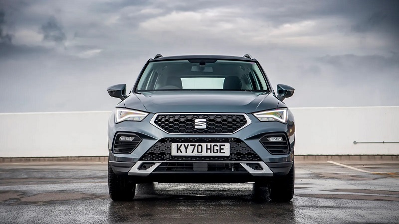 سئات آتکا - نمای جلو