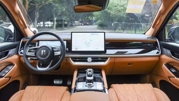 نمای کابین شاسی بلند تانک 500