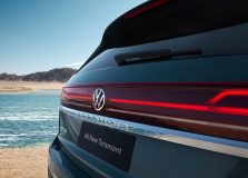 فولکس واگن ترامونت - شیشه عقب و چراغ ها