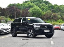 فولکس واگن ترامونت - نمای جلو