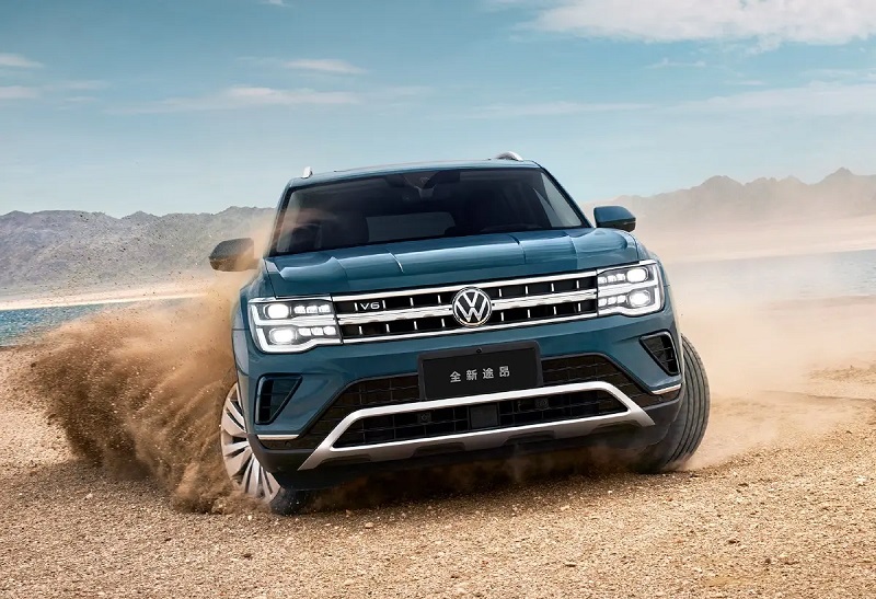 فولکس واگن ترامونت - نمای جلو