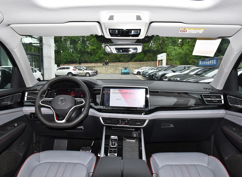 فولکس واگن ترامونت - فضای کابین