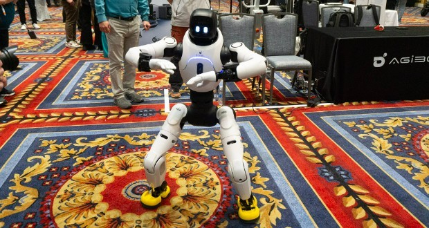 رباتهای انساننمای Agibot