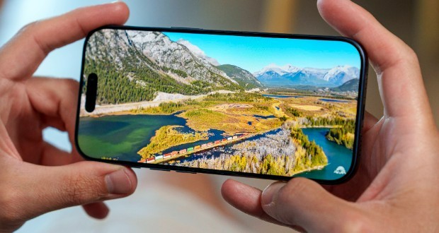 نمایشگر آیفون ۱۸