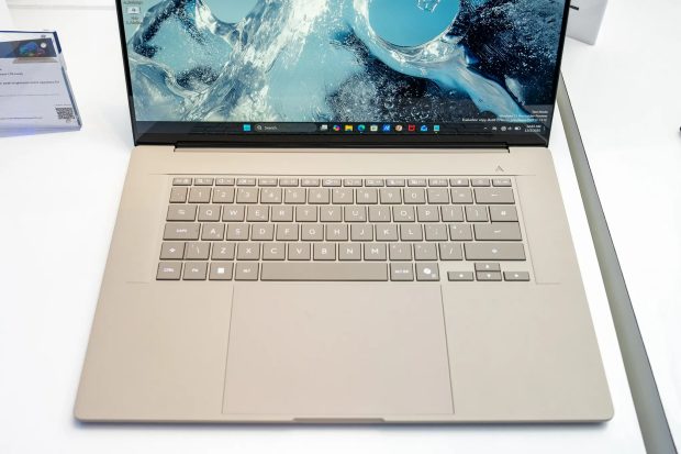 ایسوس Zenbook A16