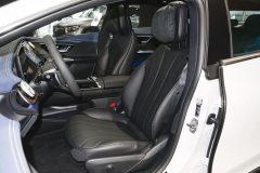 مرسدس بنز EQE - صندلی های جلو