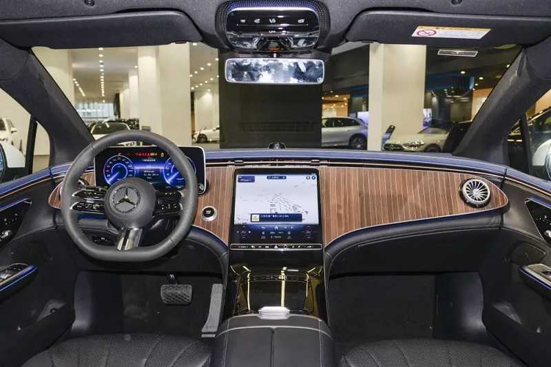 مرسدس بنز EQE - فضای کابین