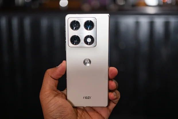 گوشی تاشو موتورولا Razr Fold