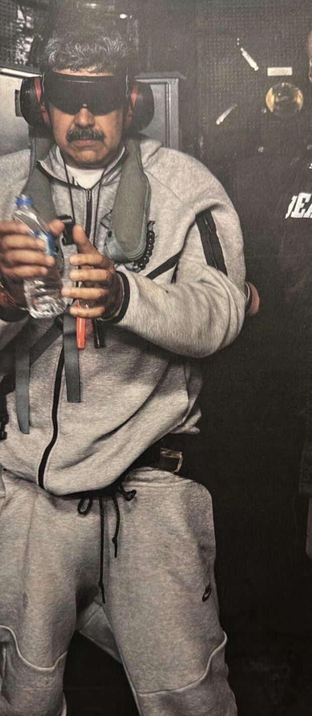 دستگیری نیکلاس مادورو با لباس نایکی