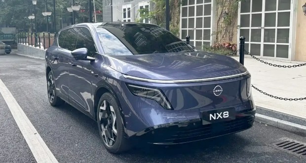 نیسان NX8
