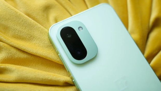 نقد و بررسی دوربین وان پلاس 15R