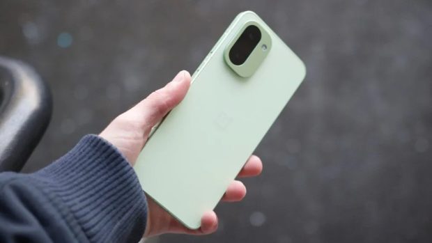 نقد و بررسی طراحی وان پلاس 15R