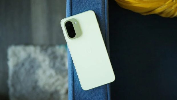 نقد و بررسی طراحی وان پلاس 15R