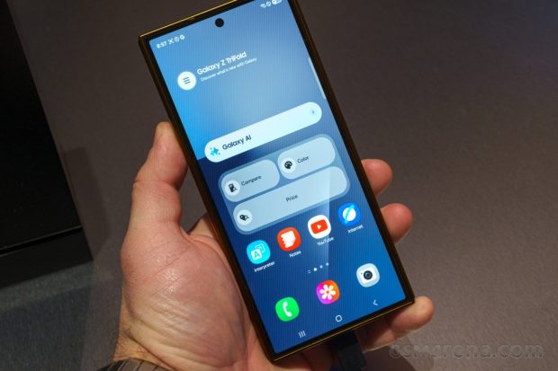 نگاهی نزدیک به سامسونگ گلکسی Z TriFold در CES 2026