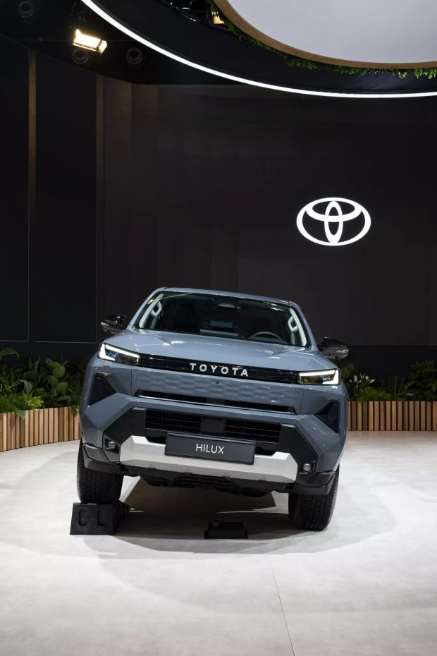 پیکاپ برقی هایلوکس