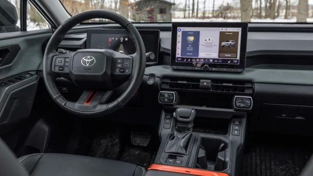 تویوتا راو۴ هیبرید ۲۰۲۶ وودلند