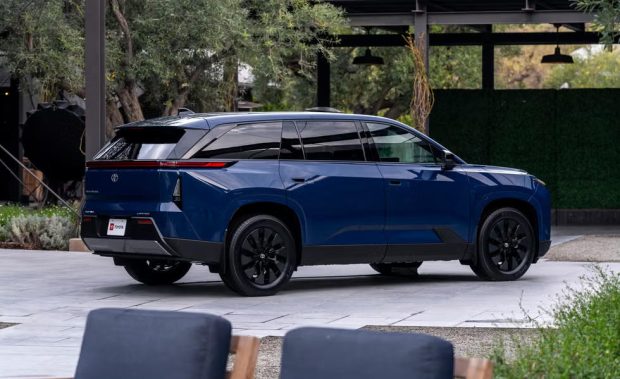 طراحی و مشخصات تویوتا هایلندر ۲۰۲۷