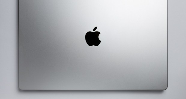 لپ تاپ قدرتمندتر از مک بوک پرو