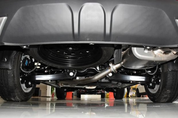 آرتابان توکا - زیر خودرو