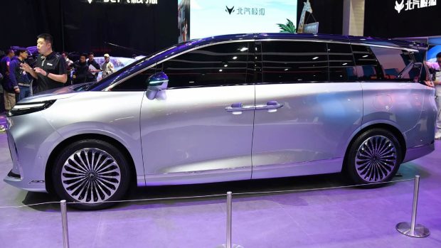 نمای جانبی آرک فاکس وندائو V9