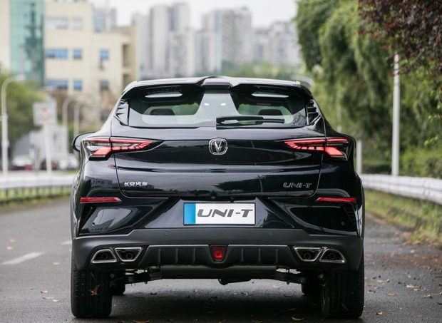 چانگان یونی تی - نمای عقب