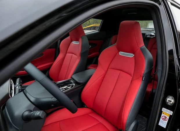 چانگان یونی تی - صندلی‌های جلو