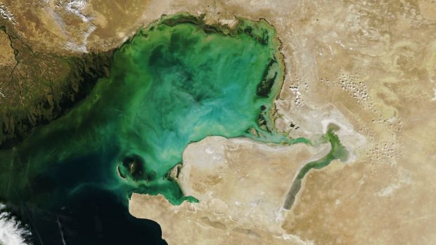 افت تراز آب دریای خزر