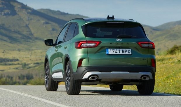 نمای عقب فورد کوگا 2026