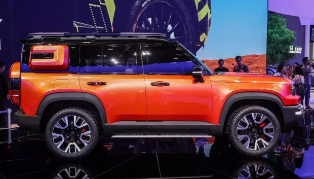 نمای جانبی جیلی گلکسی کروزر