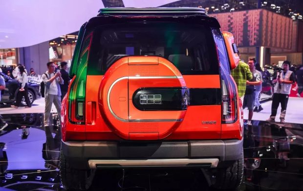 نمای عقب جیلی گلکسی کروزر