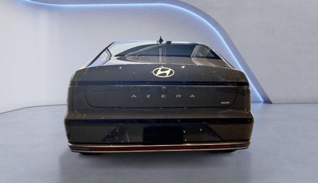 نمای عقب هیوندای آزرا 2026