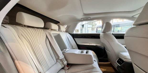 نمای کابین هیوندای آزرا 2026