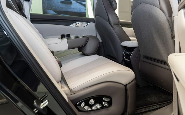 نمای کابین کراس‌ اوور IM LS7