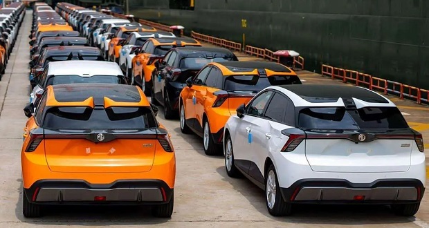 واردات 50 هزار خودرو از مناطق آزاد در سال 1405